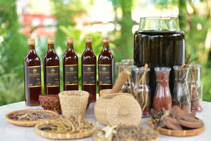 Rượu thuốc Bà Tư Châu với thành phần từ thảo dược quý của Việt Nam